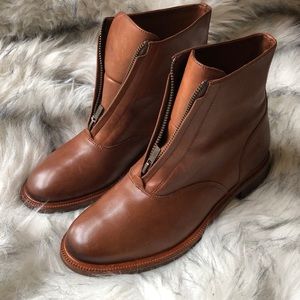 FRYE Kelly Front zip bootie ankle boot